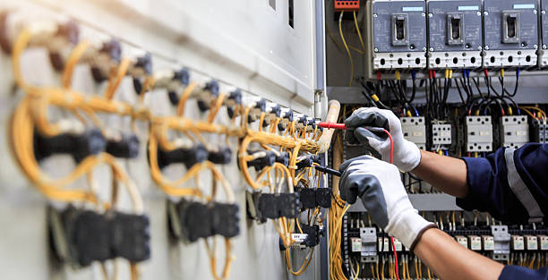 Professional Electrician technician working in Lincoln, ND